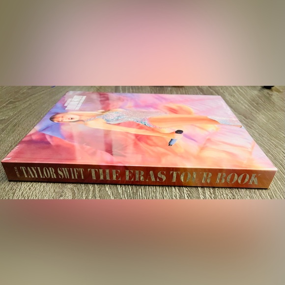 Official Taylor Swift | The Eras Tour Book (Target Exclusive- USA) - Picture 3 of 15